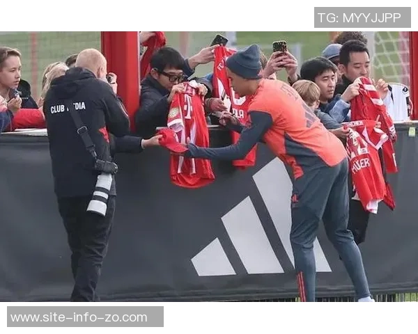 孔帕尼透露穆西亚拉正在进行个人训练期待他在未来三场比赛中复出